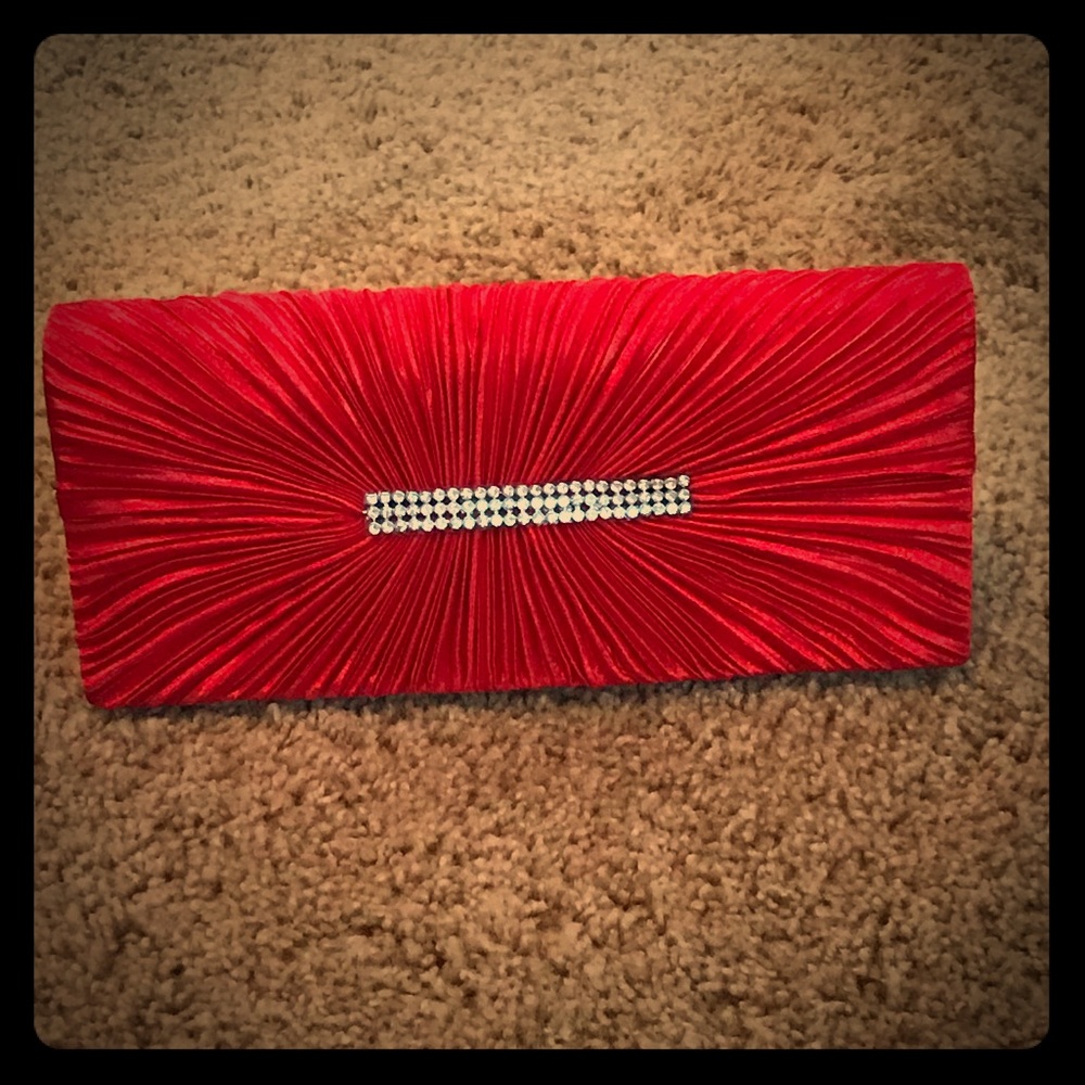 🔸NEW Red Elegant Clutch